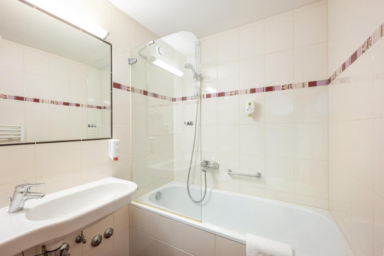 Hotel Appartement Winter オーバータウエルン エクステリア 写真